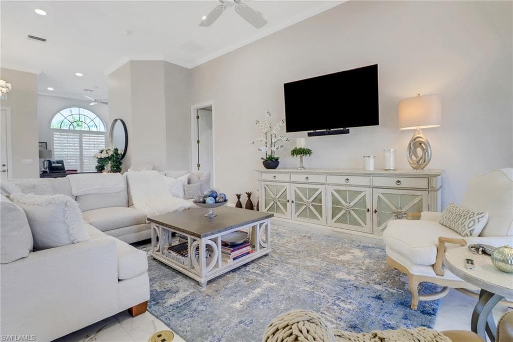 8768 Mustang Island Cir, Naples, FL 34113-8