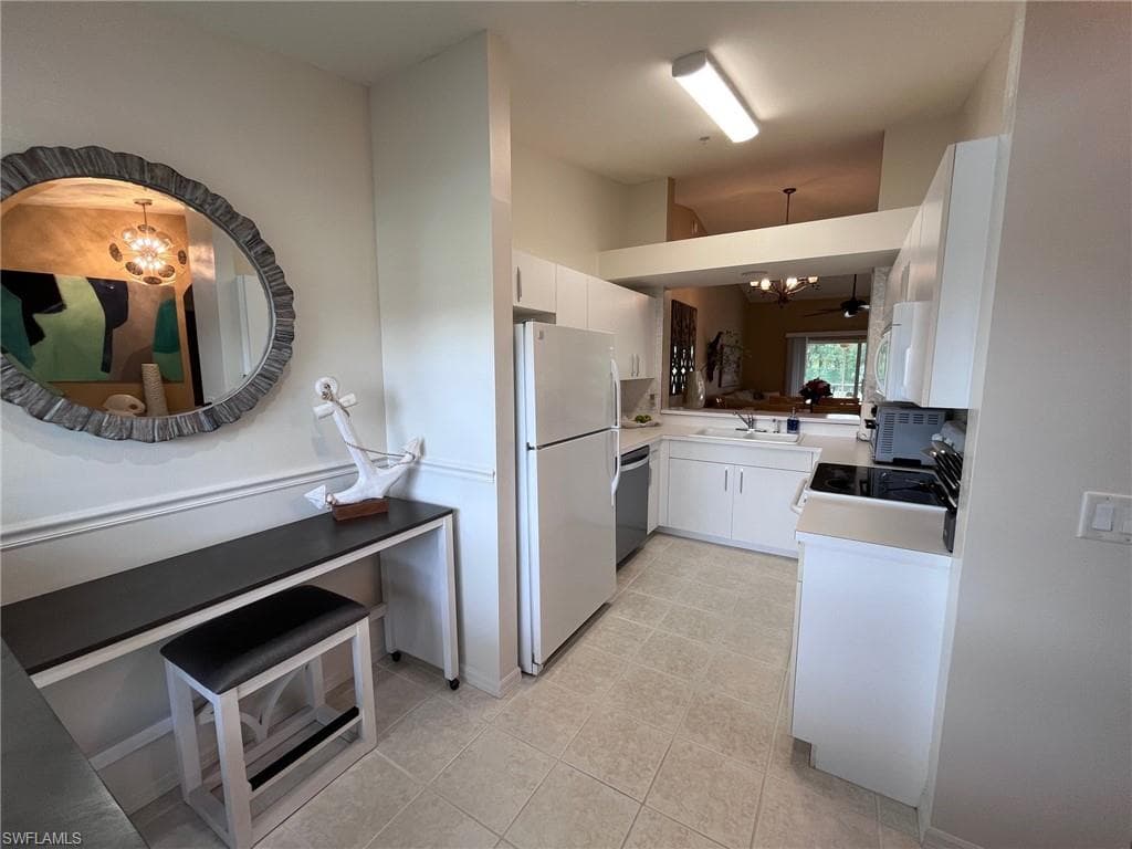 2805 Cypress Trace Cir 204, Naples, FL 34119-4