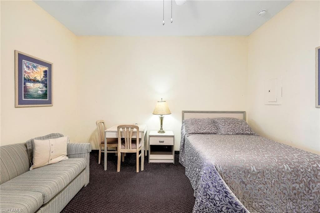 25000 Tamiami Trl E E162, Naples, FL 34114-10