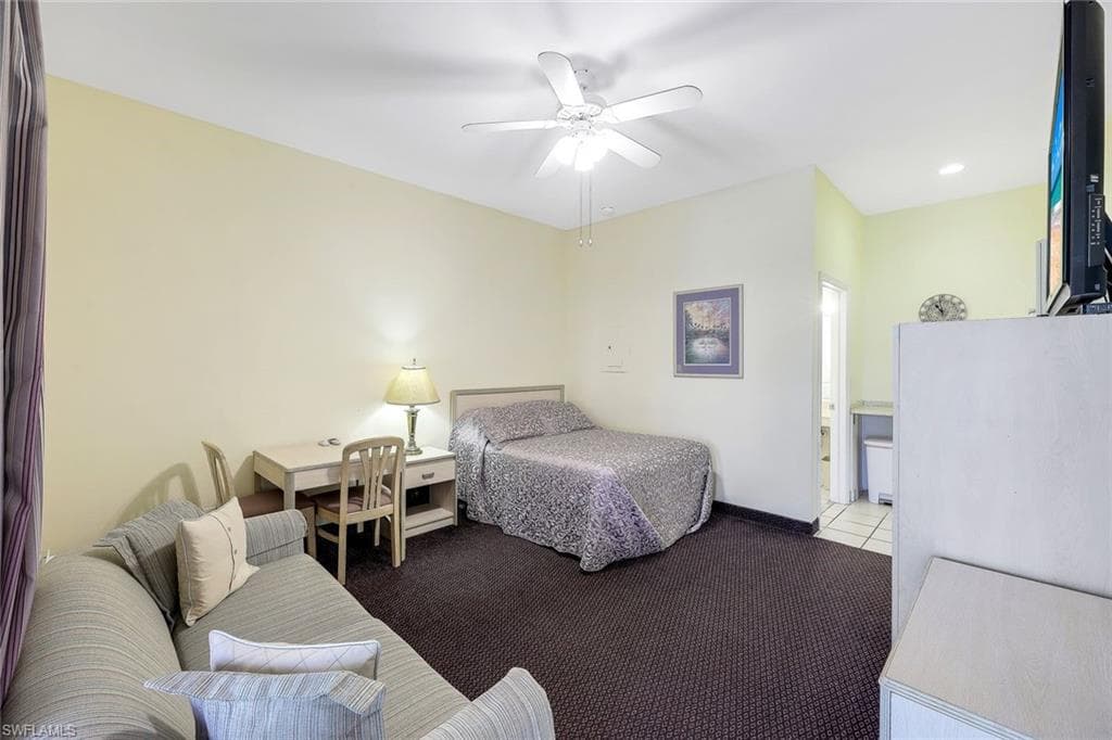 25000 Tamiami Trl E E162, Naples, FL 34114-15