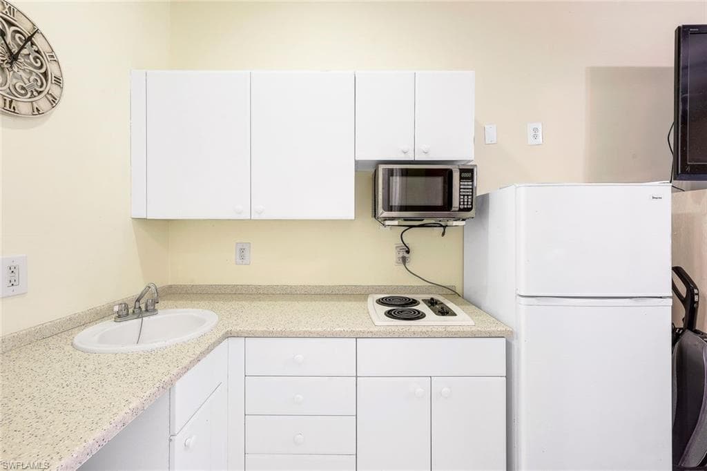 25000 Tamiami Trl E E162, Naples, FL 34114-8