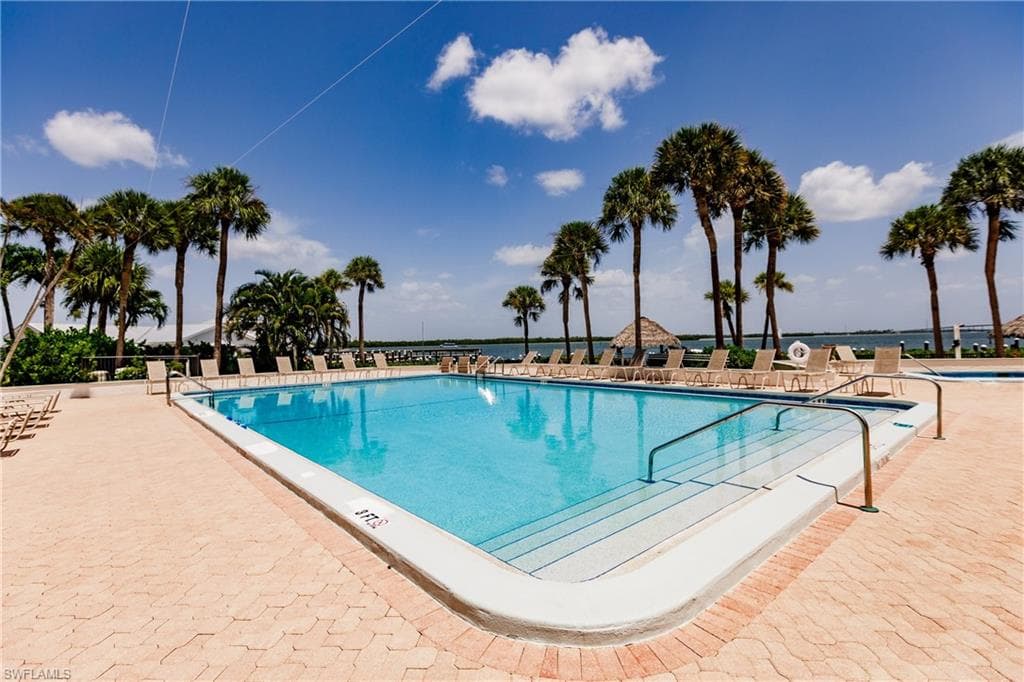 1085 Bald Eagle Dr B205, Marco Island, FL 34145-39