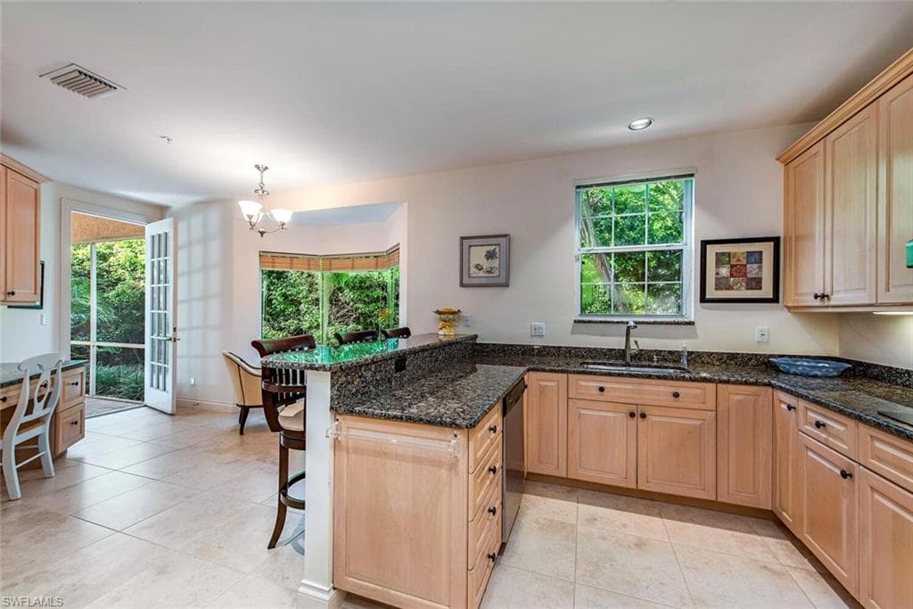 157 Colonade Cir, Naples, FL 34103-10
