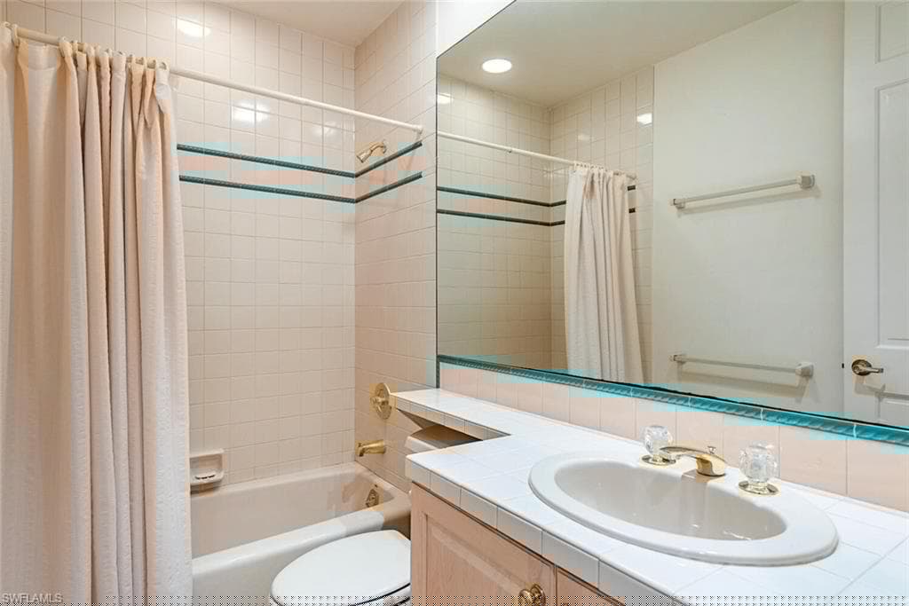 157 Colonade Cir, Naples, FL 34103-16