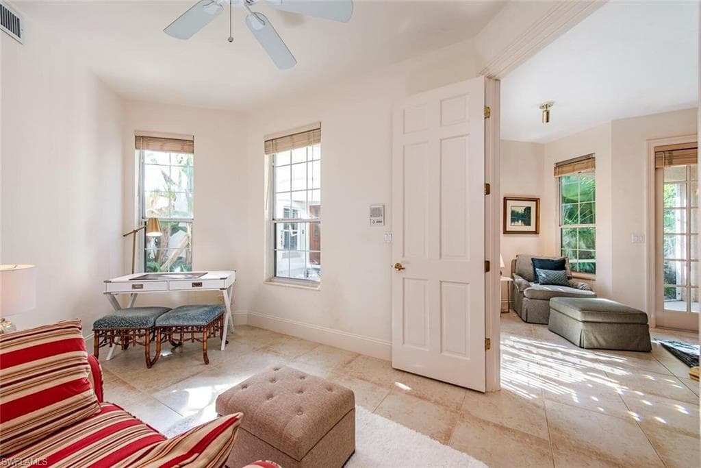 157 Colonade Cir, Naples, FL 34103-18