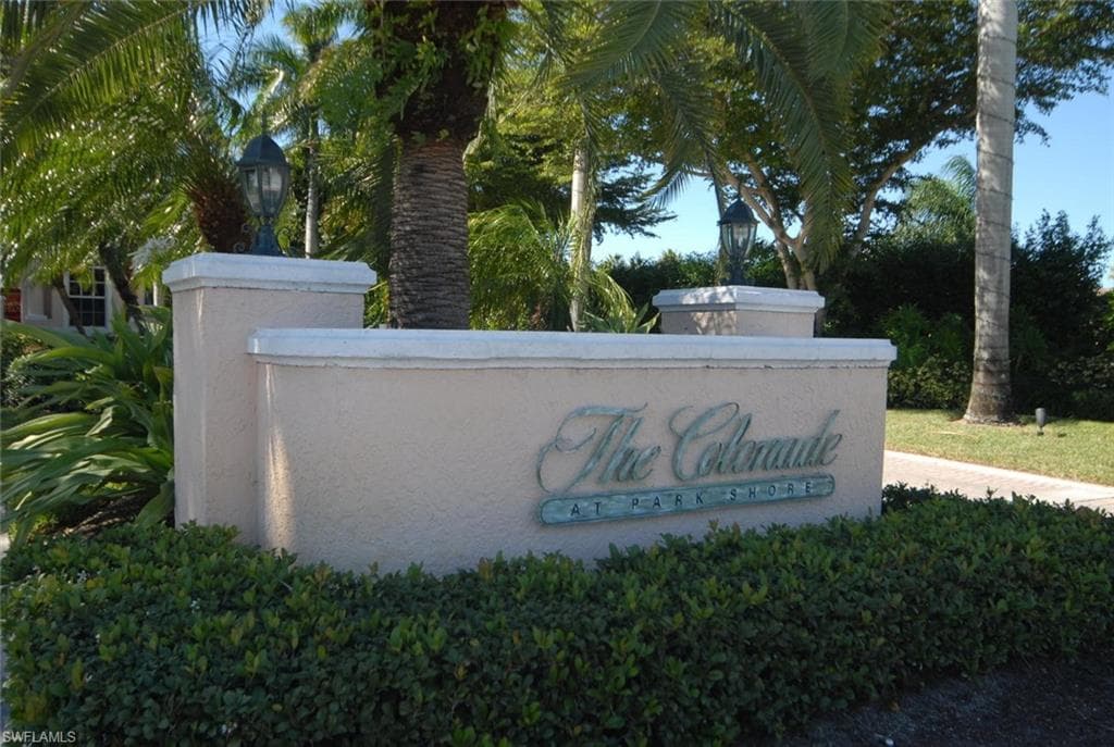 157 Colonade Cir, Naples, FL 34103-2