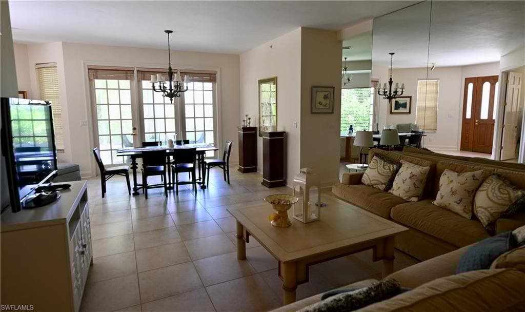 157 Colonade Cir, Naples, FL 34103-5