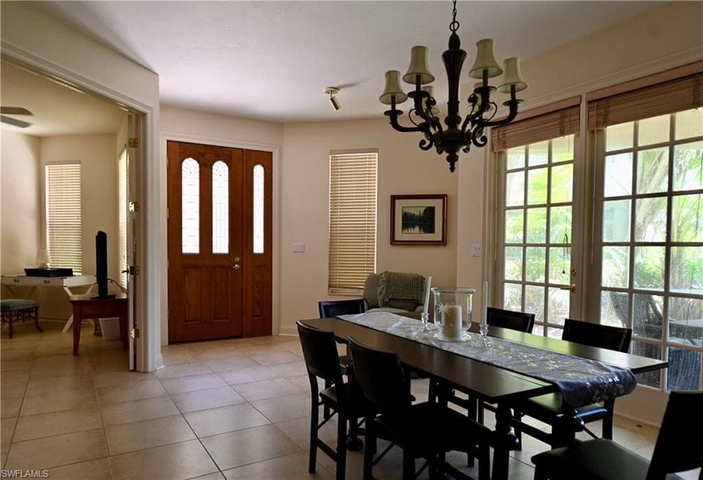 157 Colonade Cir, Naples, FL 34103-6