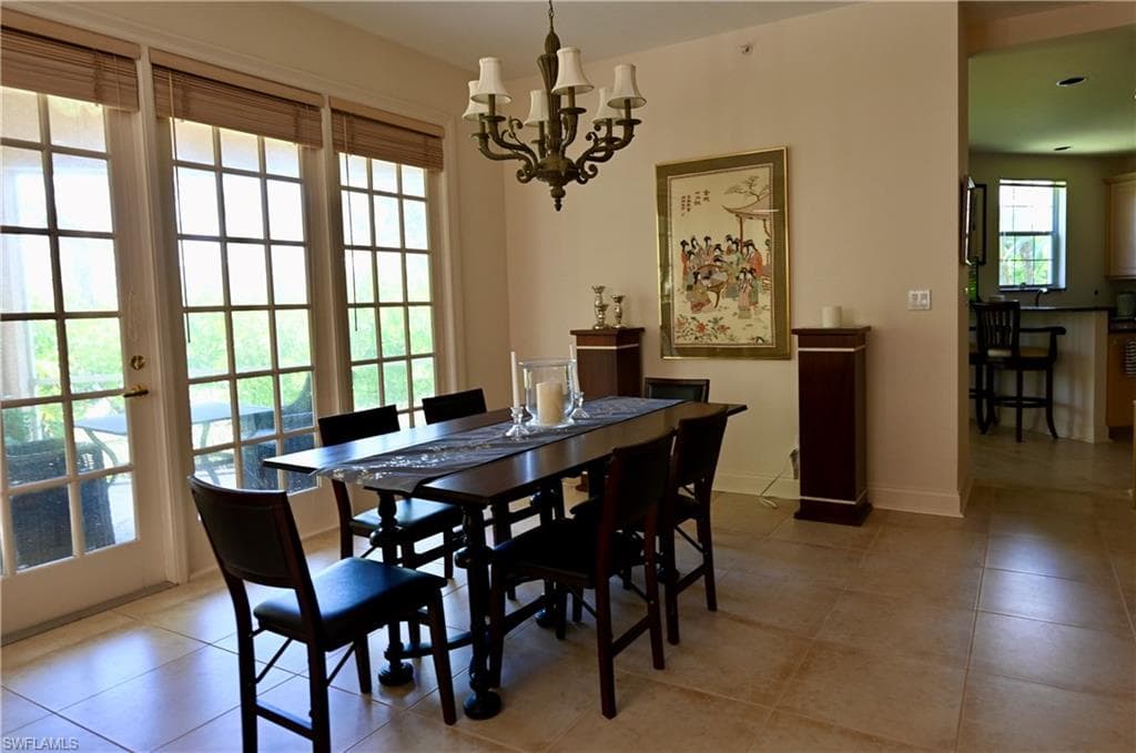 157 Colonade Cir, Naples, FL 34103-8