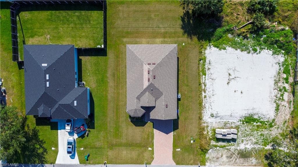 226 4th Ter, Cape Coral, FL 33993-22