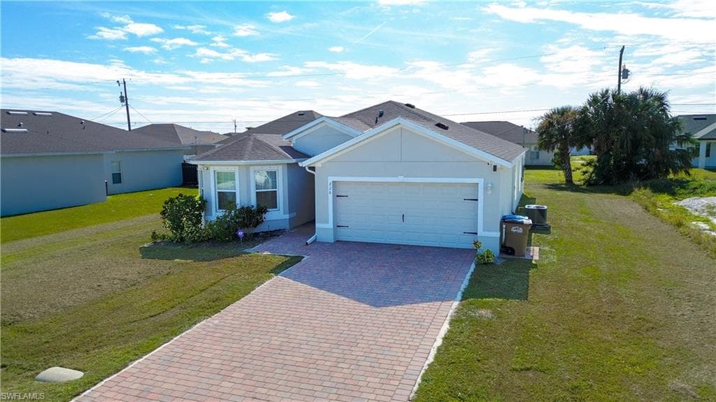 226 4th Ter, Cape Coral, FL 33993-24