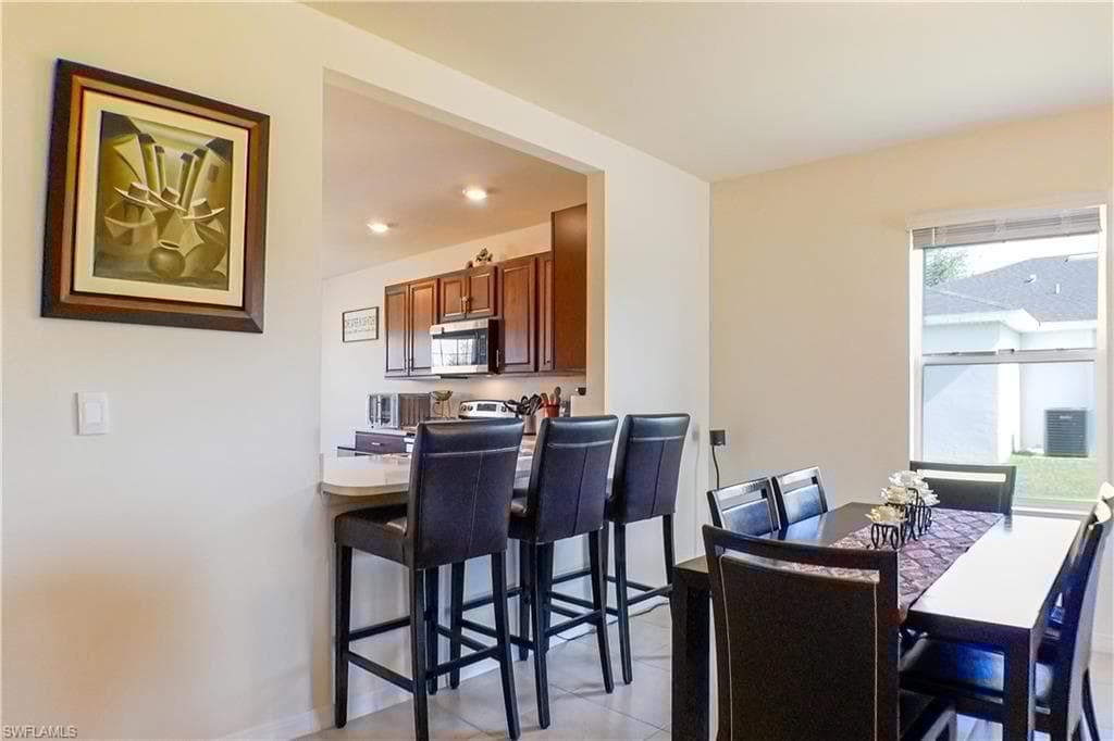 226 4th Ter, Cape Coral, FL 33993-2