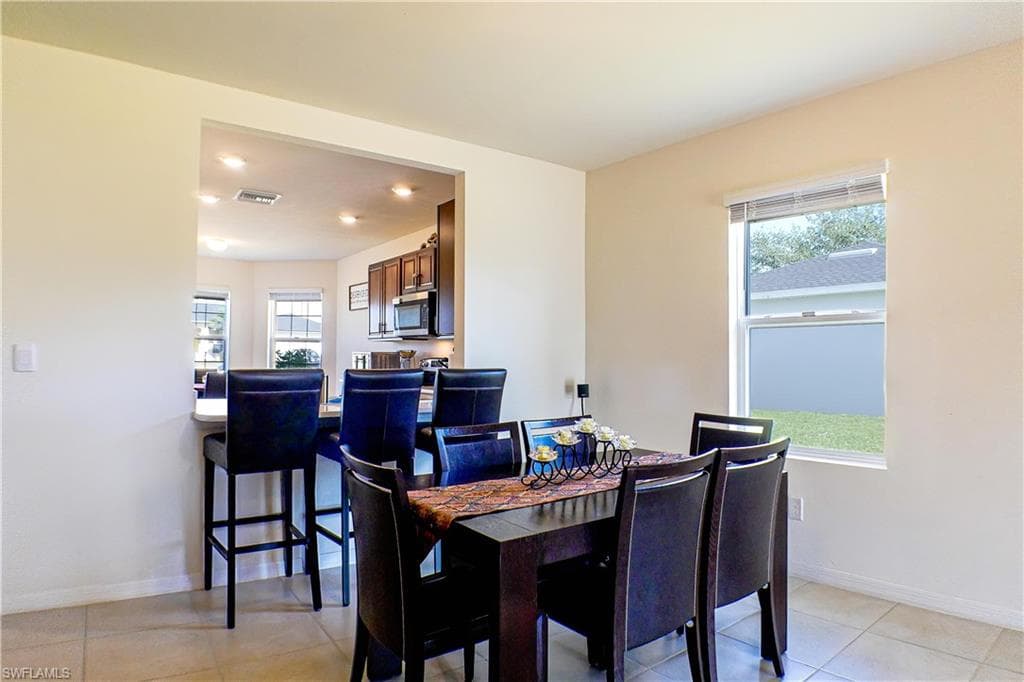 226 4th Ter, Cape Coral, FL 33993-7