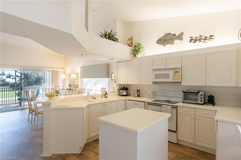 13100 Hamilton Harbour Dr G11, Naples, FL 34110-7