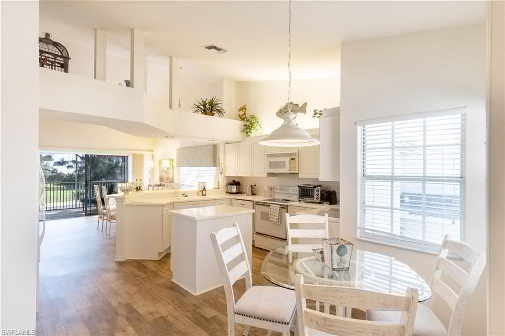 13100 Hamilton Harbour Dr G11, Naples, FL 34110-8