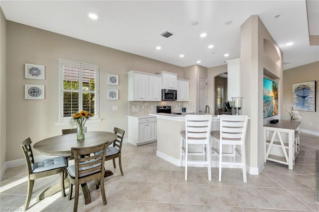 9537 Ironstone Ter 202, Naples, FL 34120-9