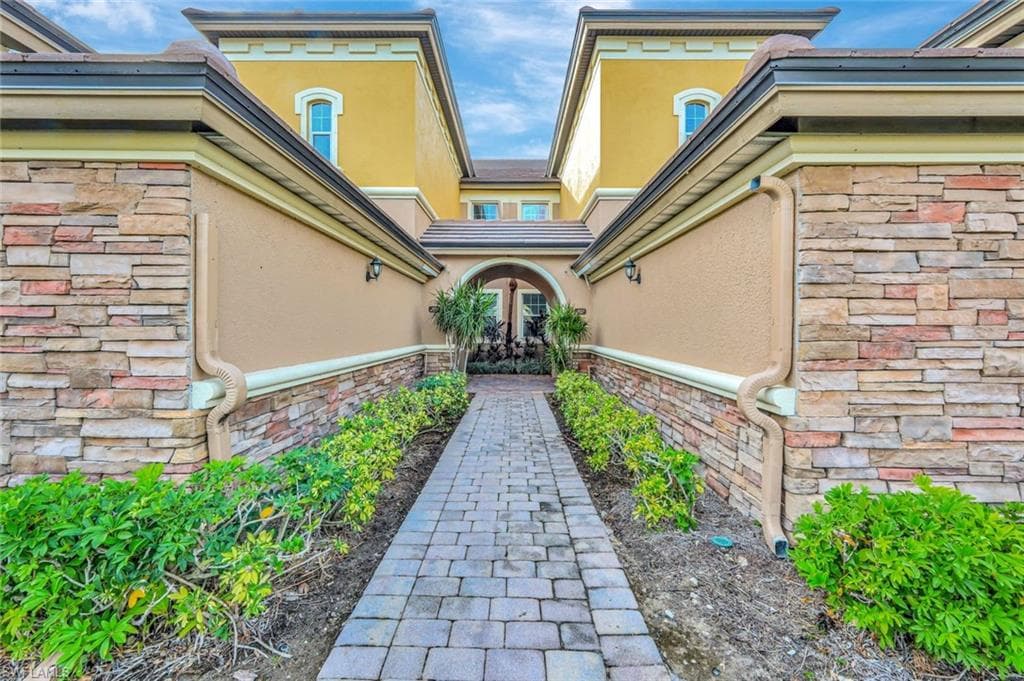 9537 Ironstone Ter 202, Naples, FL 34120-31