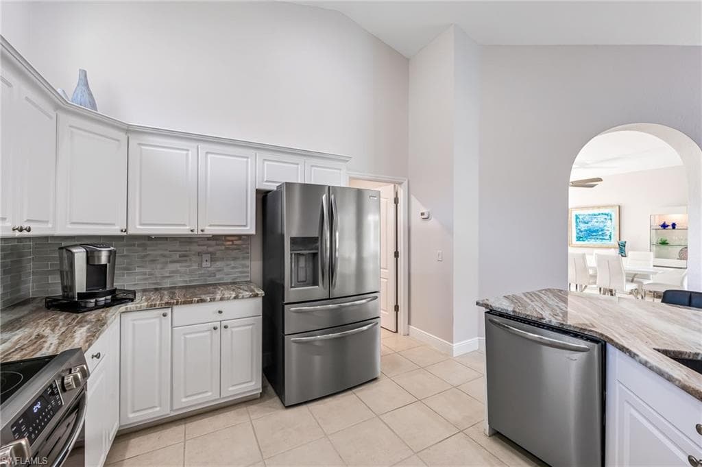 2039 Terrazzo Ln, Naples, FL 34104-11