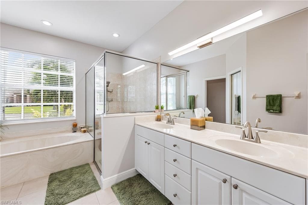 2039 Terrazzo Ln, Naples, FL 34104-19