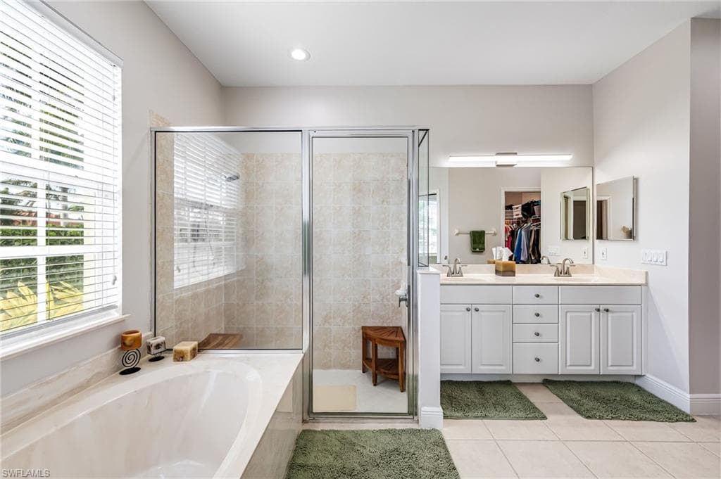 2039 Terrazzo Ln, Naples, FL 34104-20