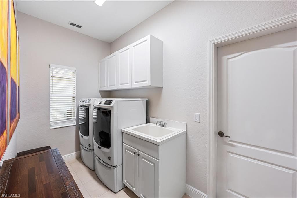 2039 Terrazzo Ln, Naples, FL 34104-32