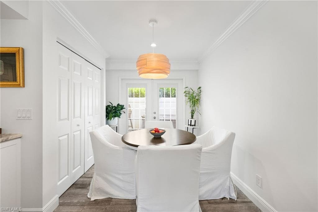185 4th St S 2, Naples, FL 34102-11