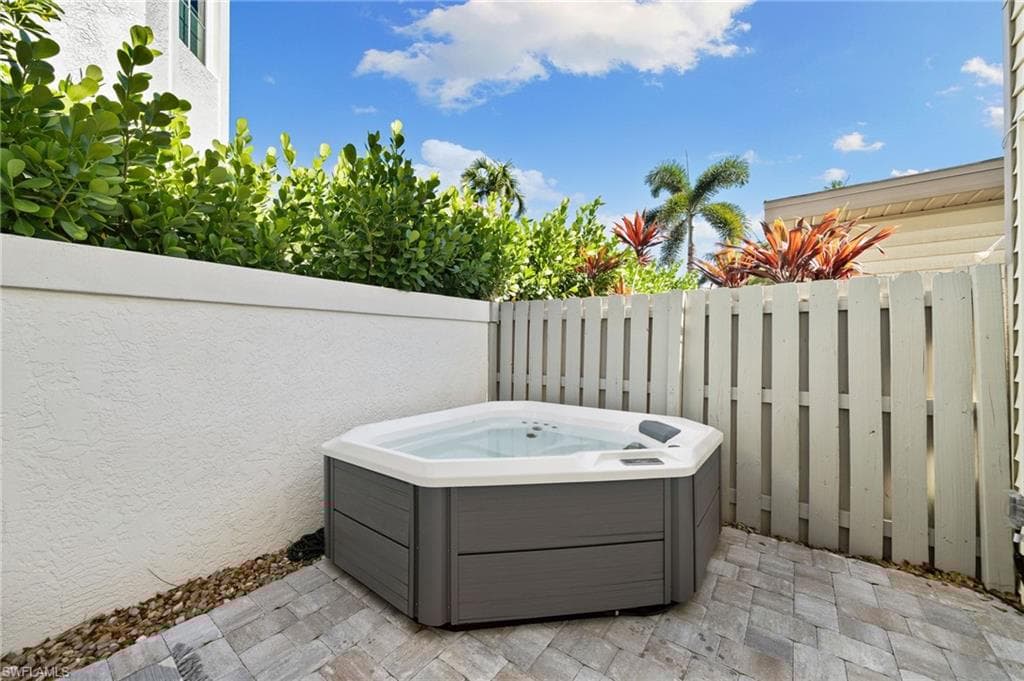 185 4th St S 2, Naples, FL 34102-14