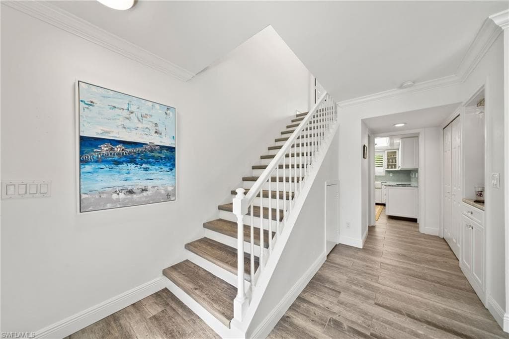 185 4th St S 2, Naples, FL 34102-23