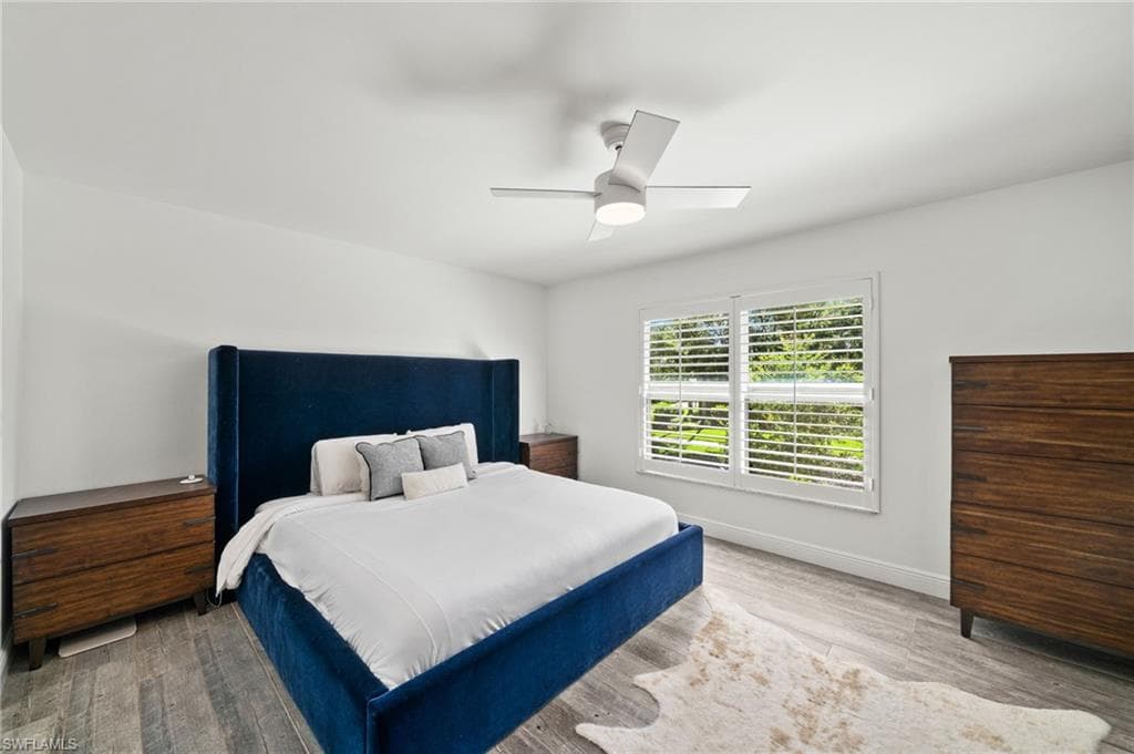 185 4th St S 2, Naples, FL 34102-24
