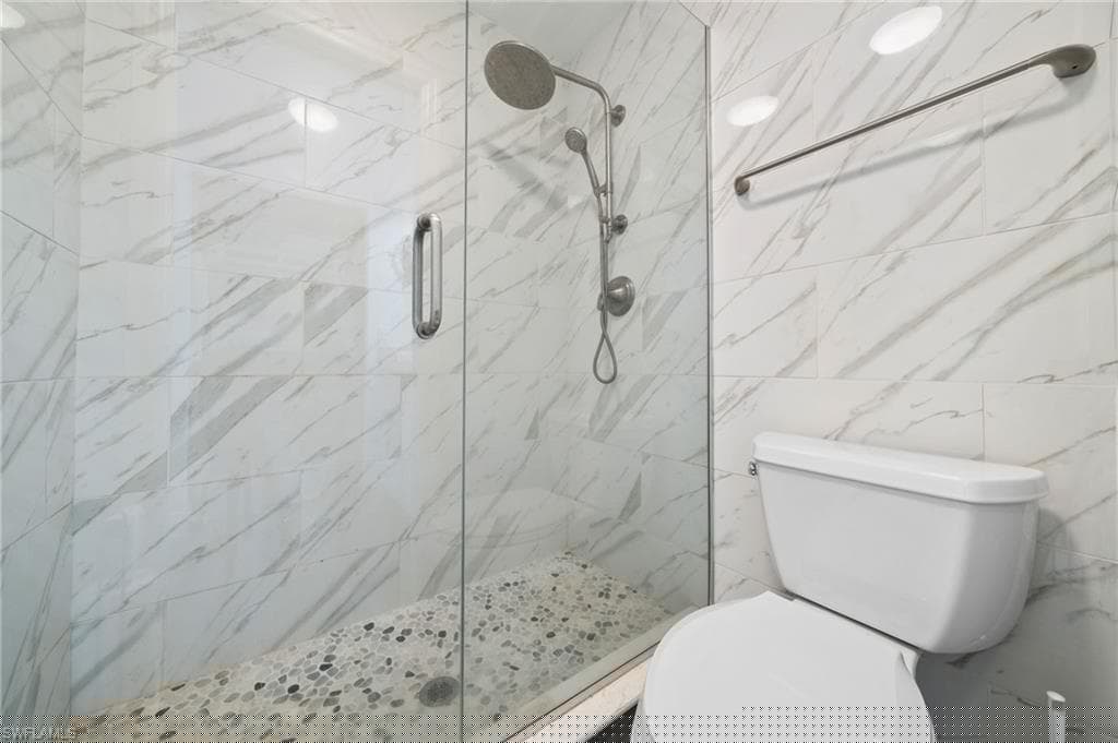 185 4th St S 2, Naples, FL 34102-27