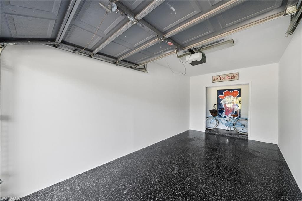 185 4th St S 2, Naples, FL 34102-32