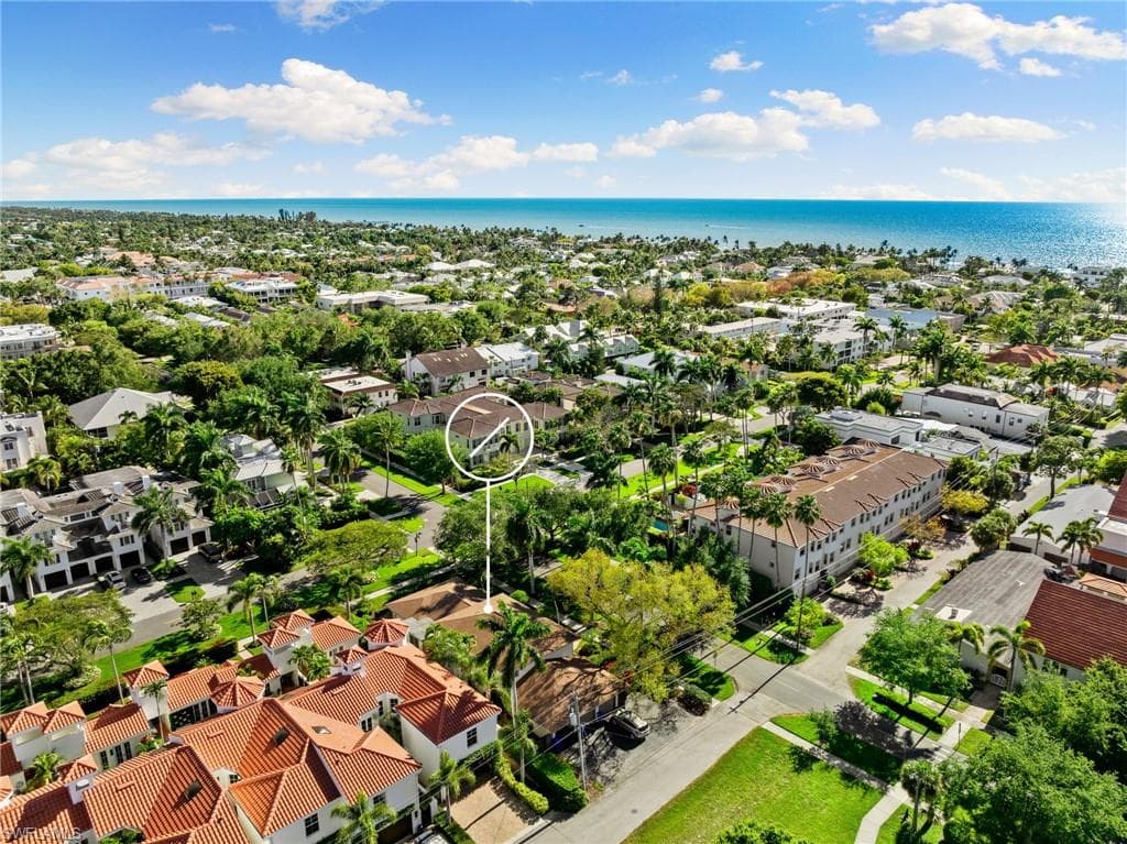 185 4th St S 2, Naples, FL 34102-3
