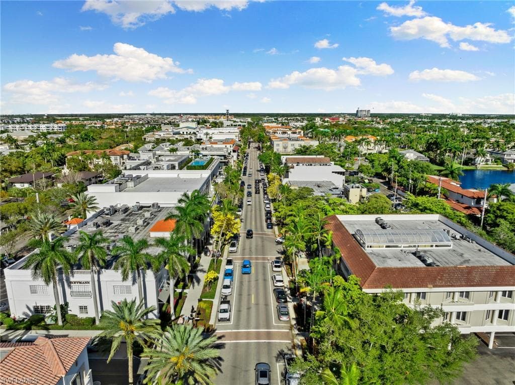 185 4th St S 2, Naples, FL 34102-39