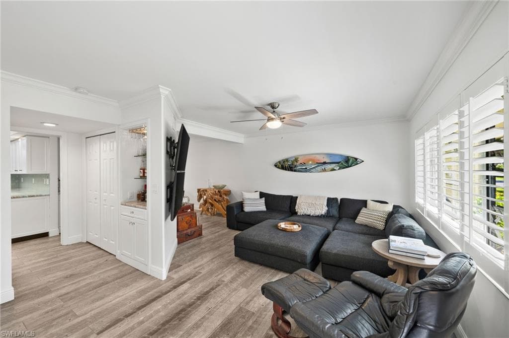 185 4th St S 2, Naples, FL 34102-4