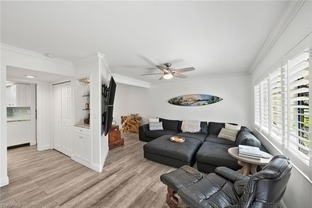 185 4th St S 2, Naples, FL 34102-5