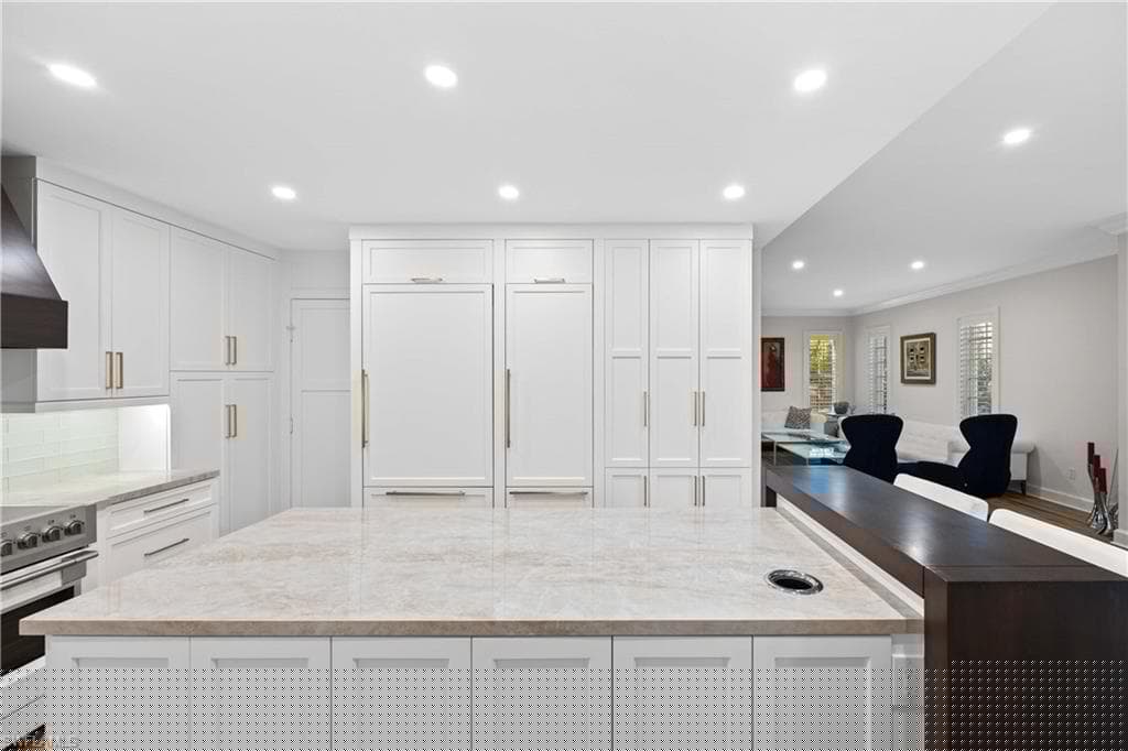 334 8th Ave S 7, Naples, FL 34102-9