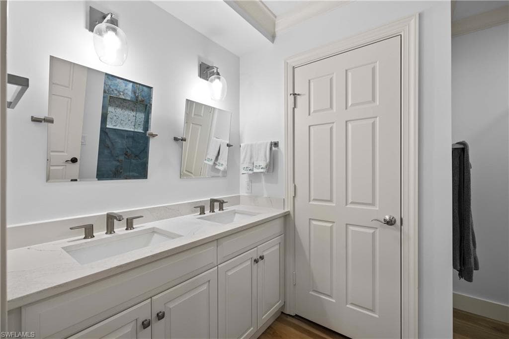 334 8th Ave S 7, Naples, FL 34102-19