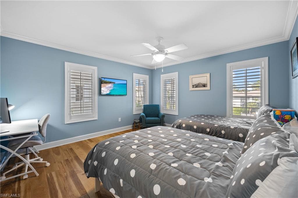 334 8th Ave S 7, Naples, FL 34102-20