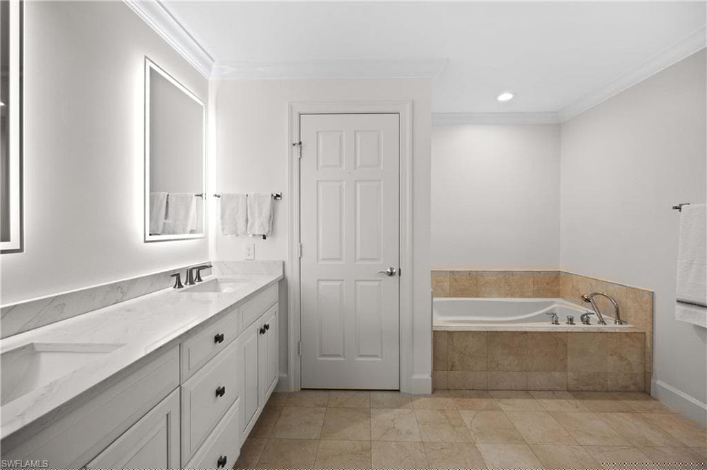 334 8th Ave S 7, Naples, FL 34102-26