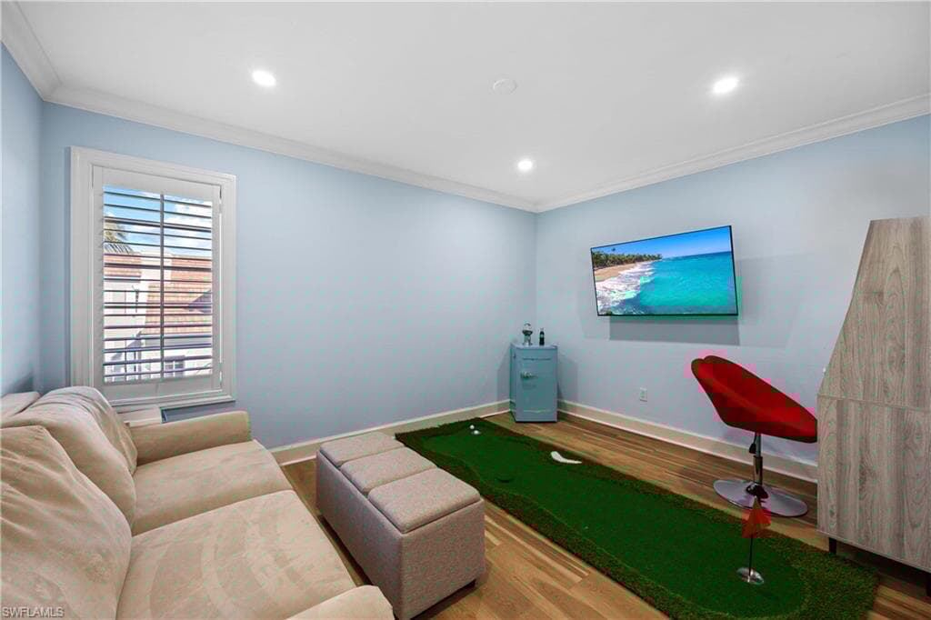 334 8th Ave S 7, Naples, FL 34102-27