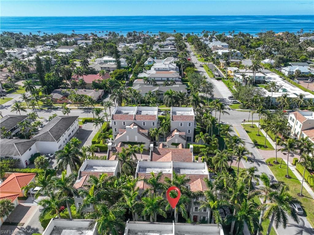 334 8th Ave S 7, Naples, FL 34102-36