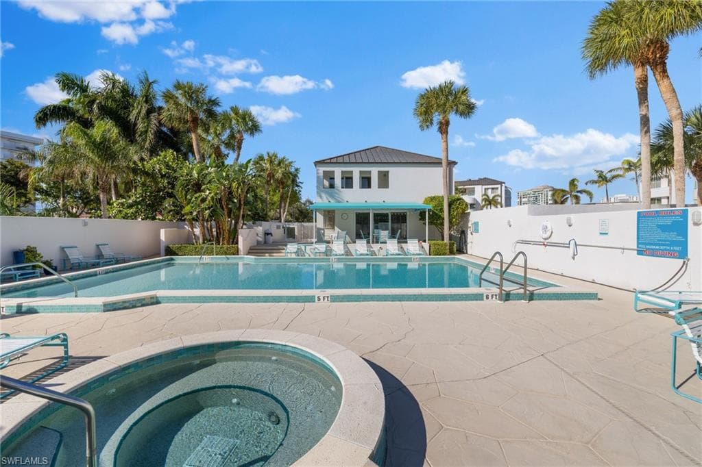 255 Park Shore Dr 3-341, Naples, FL 34103-20