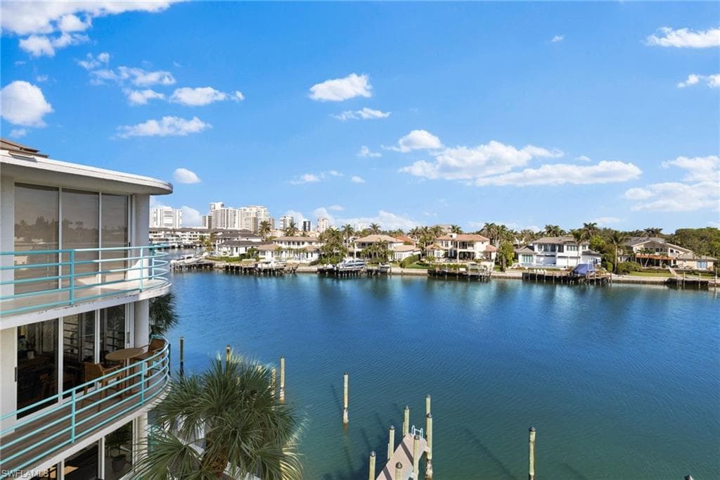 255 Park Shore Dr 3-341, Naples, FL 34103-23