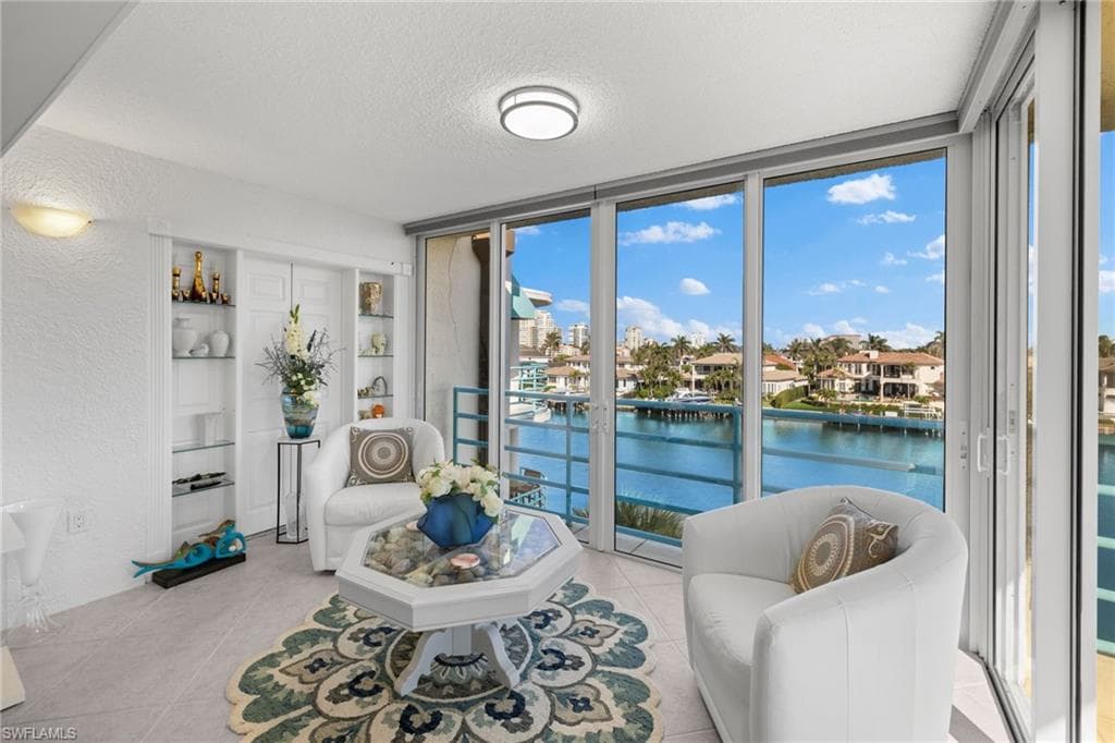 255 Park Shore Dr 3-341, Naples, FL 34103-26