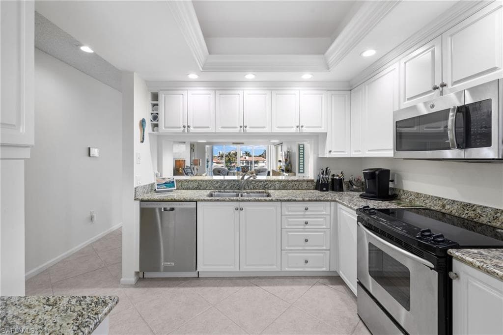 255 Park Shore Dr 3-341, Naples, FL 34103-1