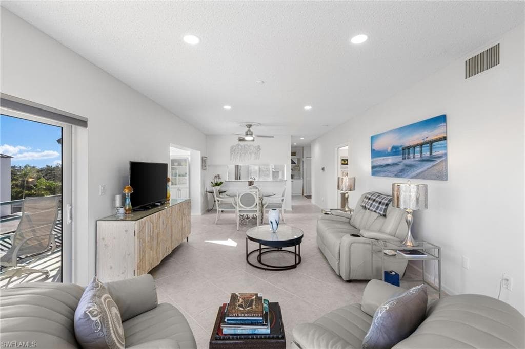 255 Park Shore Dr 3-341, Naples, FL 34103-30