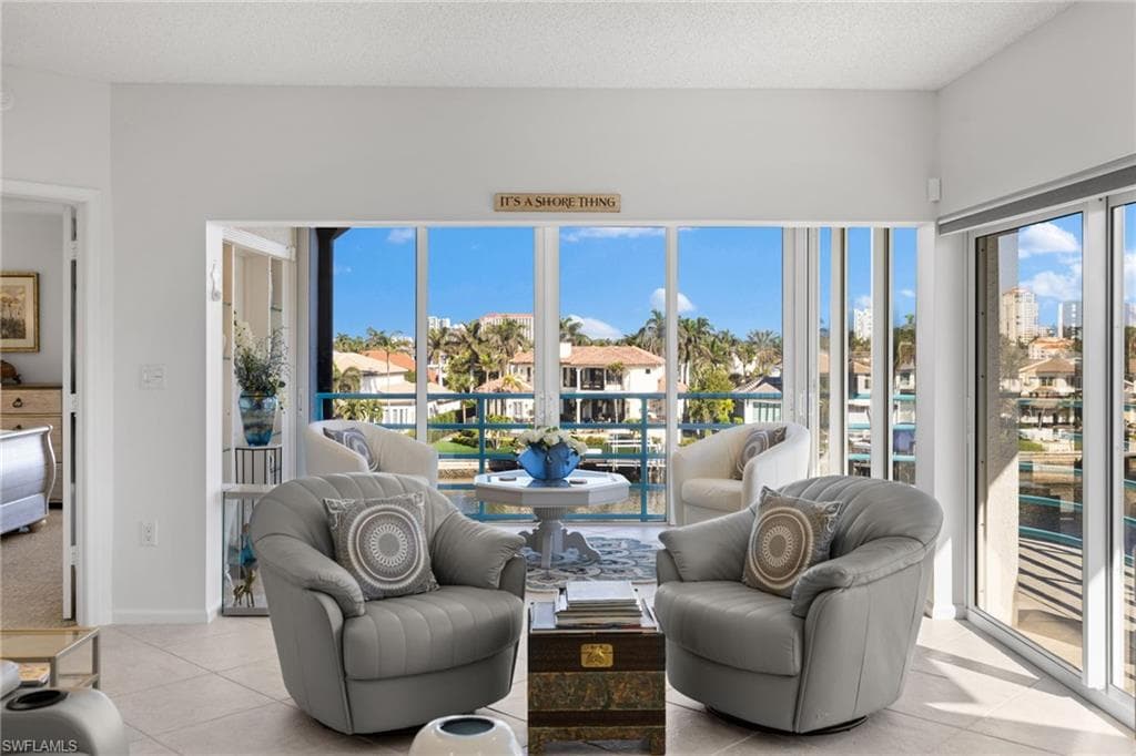 255 Park Shore Dr 3-341, Naples, FL 34103-36