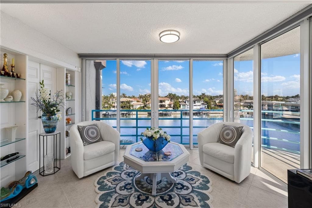 255 Park Shore Dr 3-341, Naples, FL 34103-2