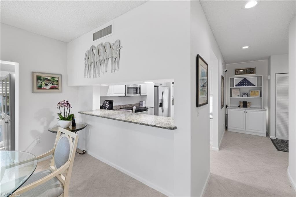 255 Park Shore Dr 3-341, Naples, FL 34103-38