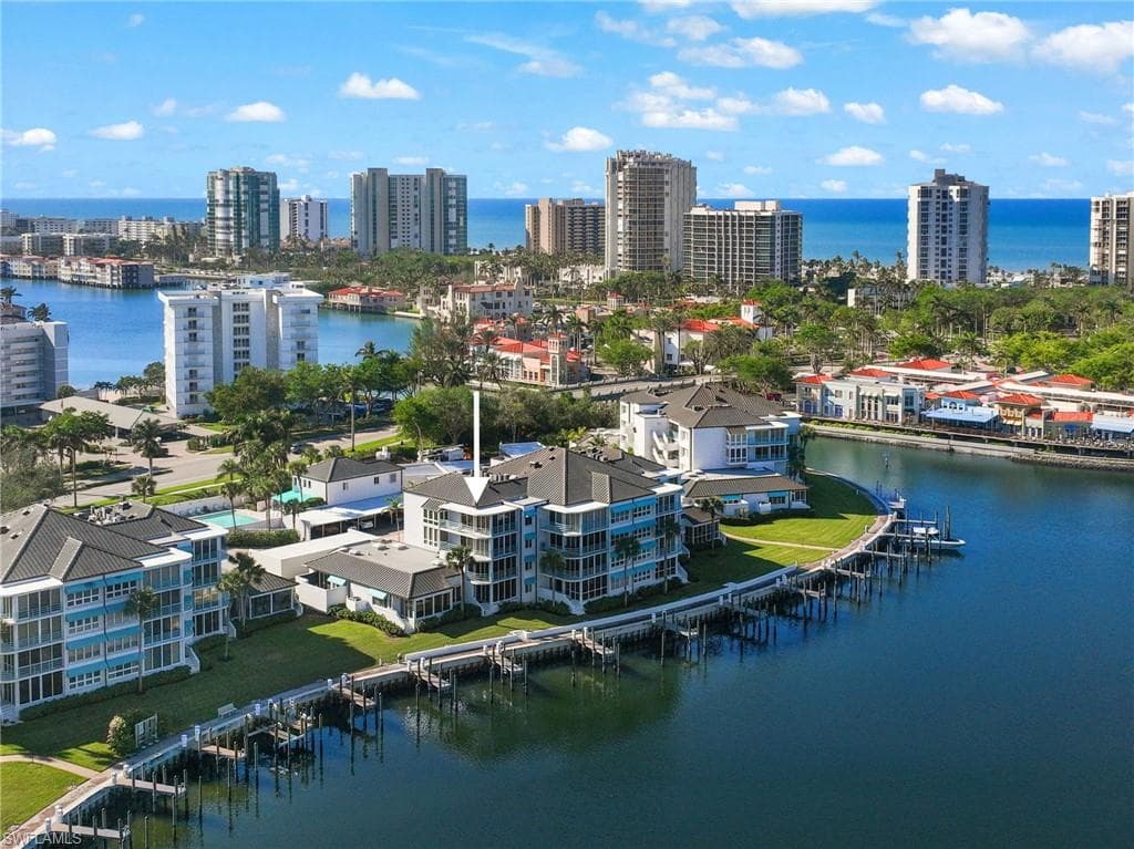 255 Park Shore Dr 3-341, Naples, FL 34103-5